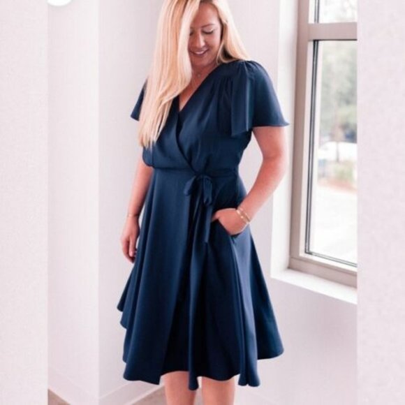 Elegant Navy Midi Dress - Picture 1 of 2